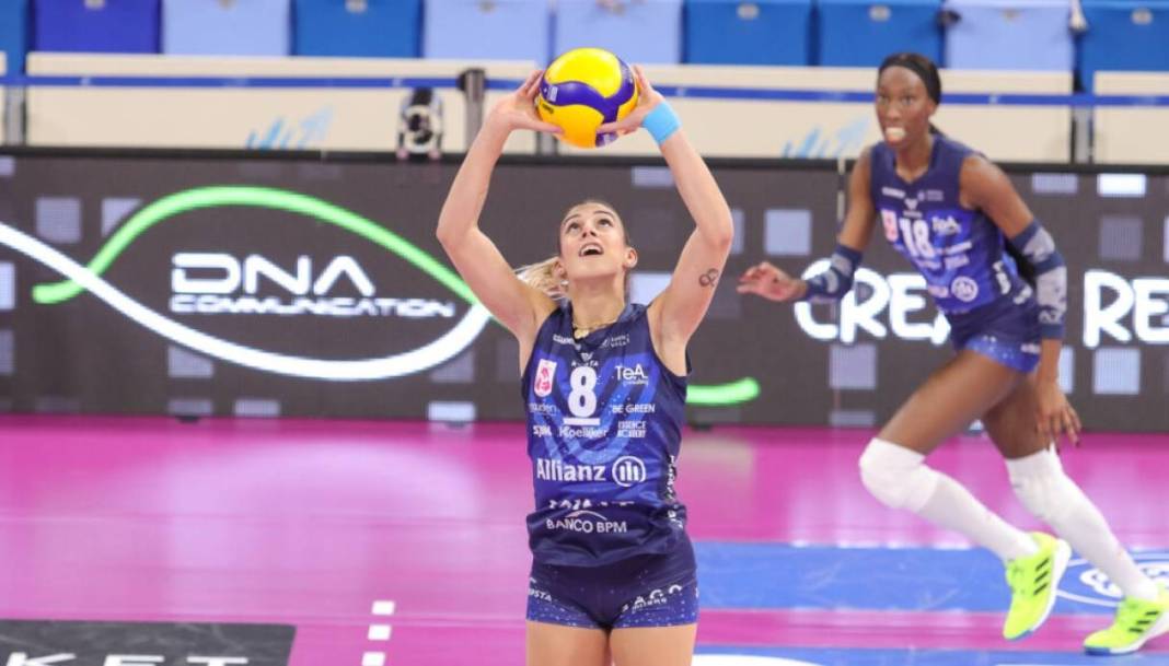 Kupa koleksiyoncusu Fenerbahçe'de: Formasını emekli ettiler 12